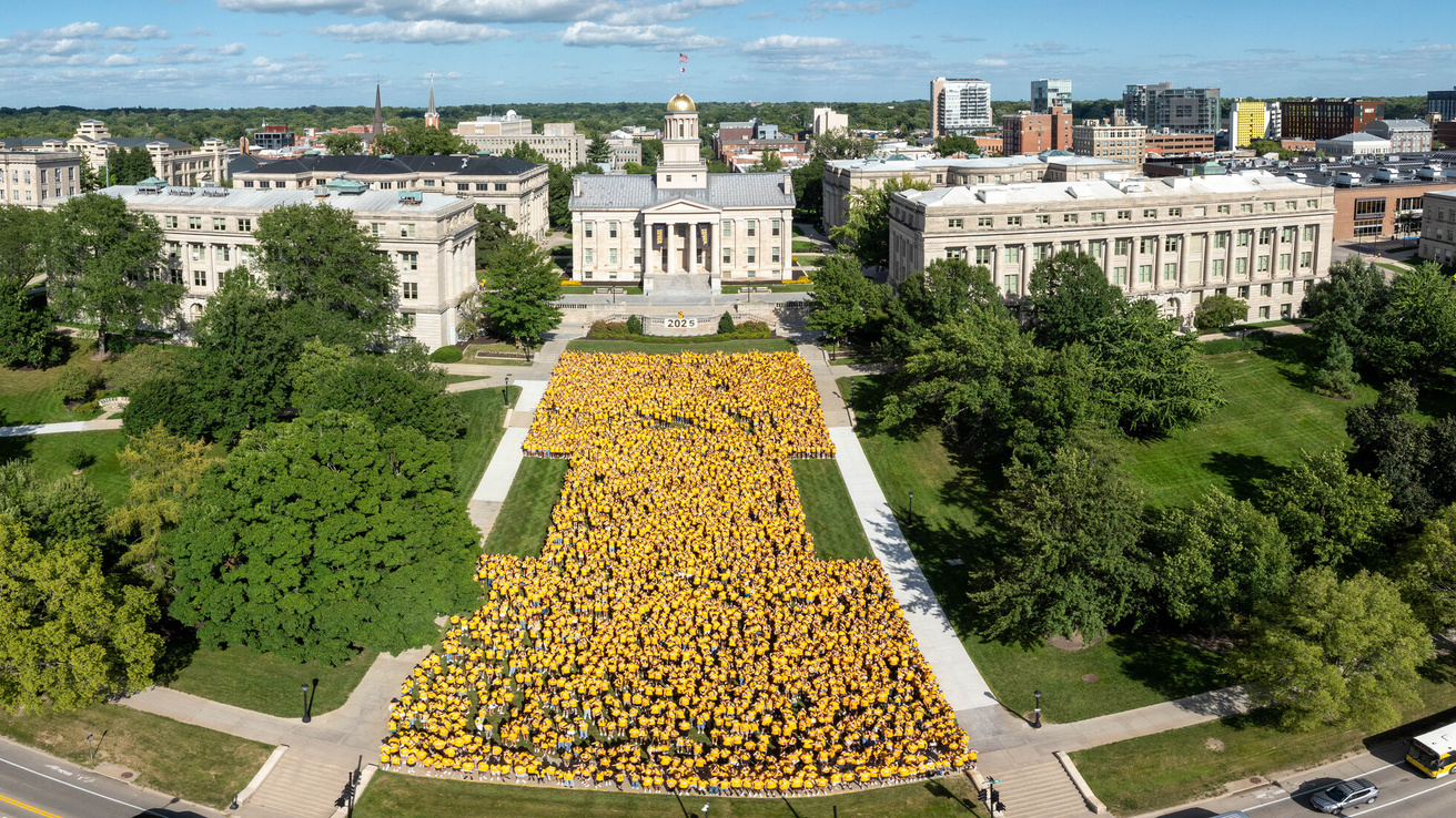 Aerial photo of the incoming class of 2025 creating a block I